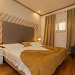 Monumental Miramar Apartment